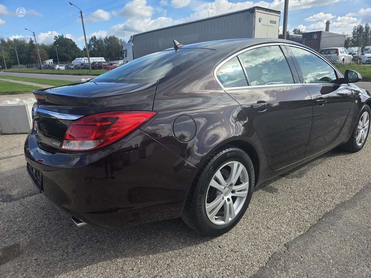Opel Insignia, 2.0 l., Седан