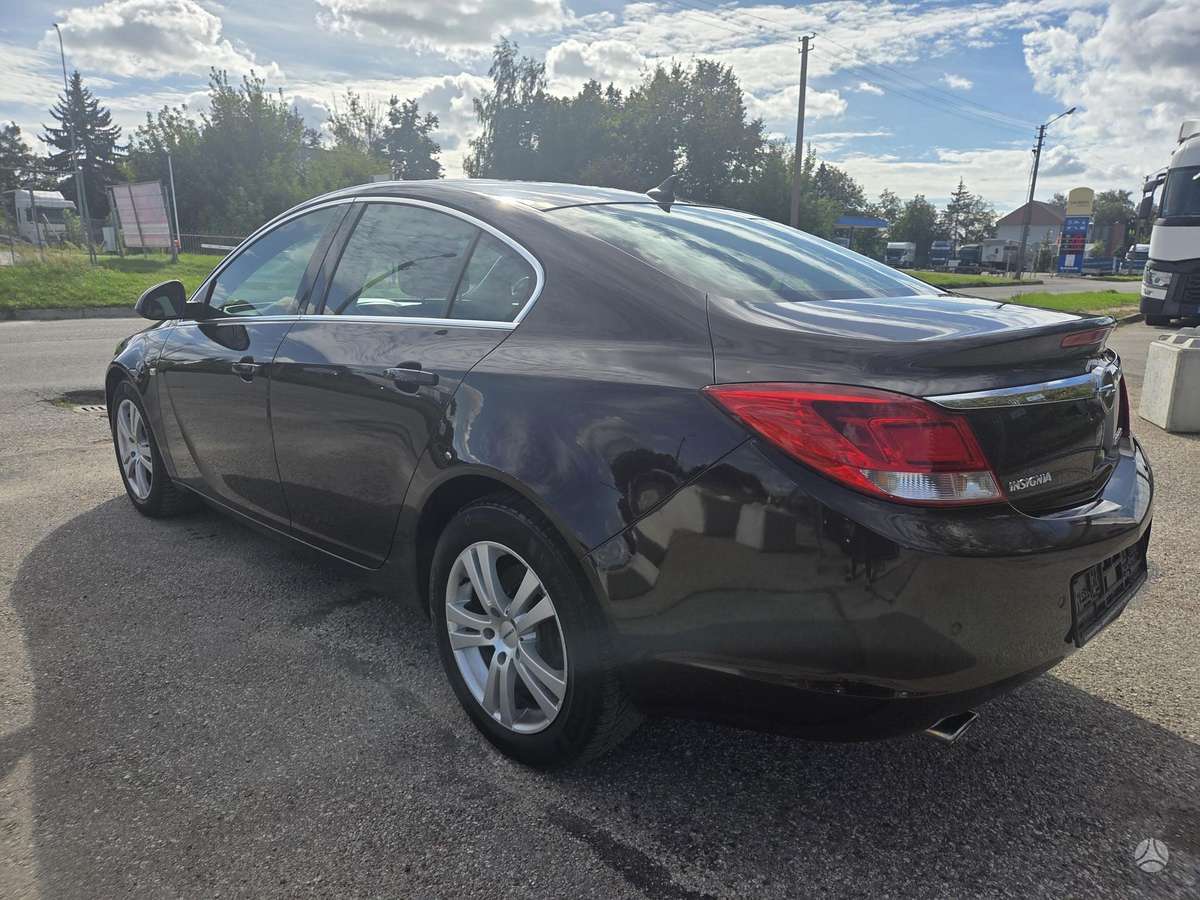 Opel Insignia, 2.0 l., Седан