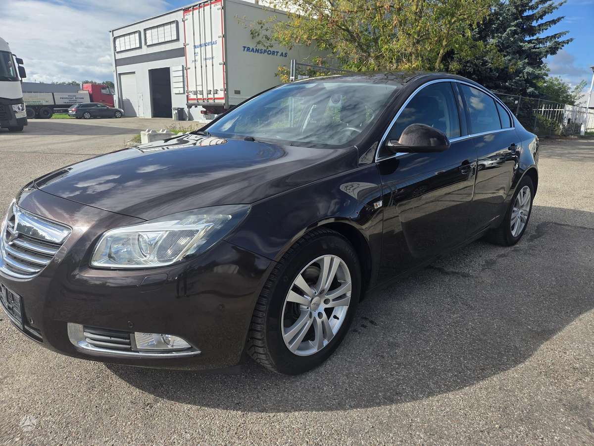 Opel Insignia, 2.0 l., Седан