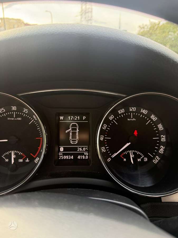 Skoda Superb, 2.0 l., Седан