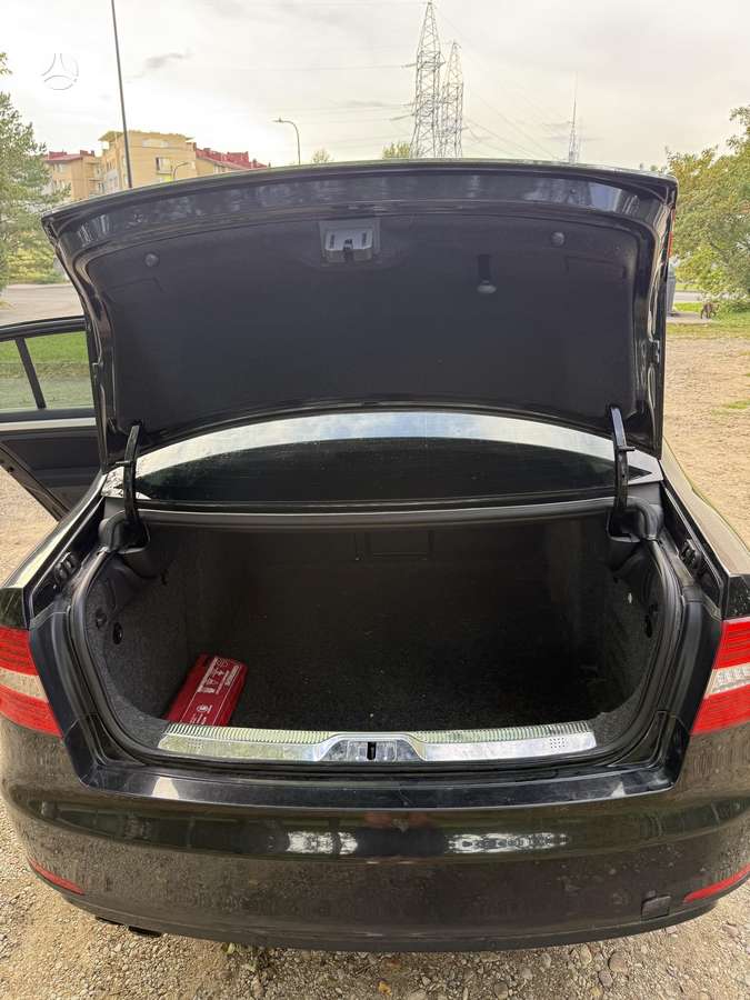 Skoda Superb, 2.0 l., Седан