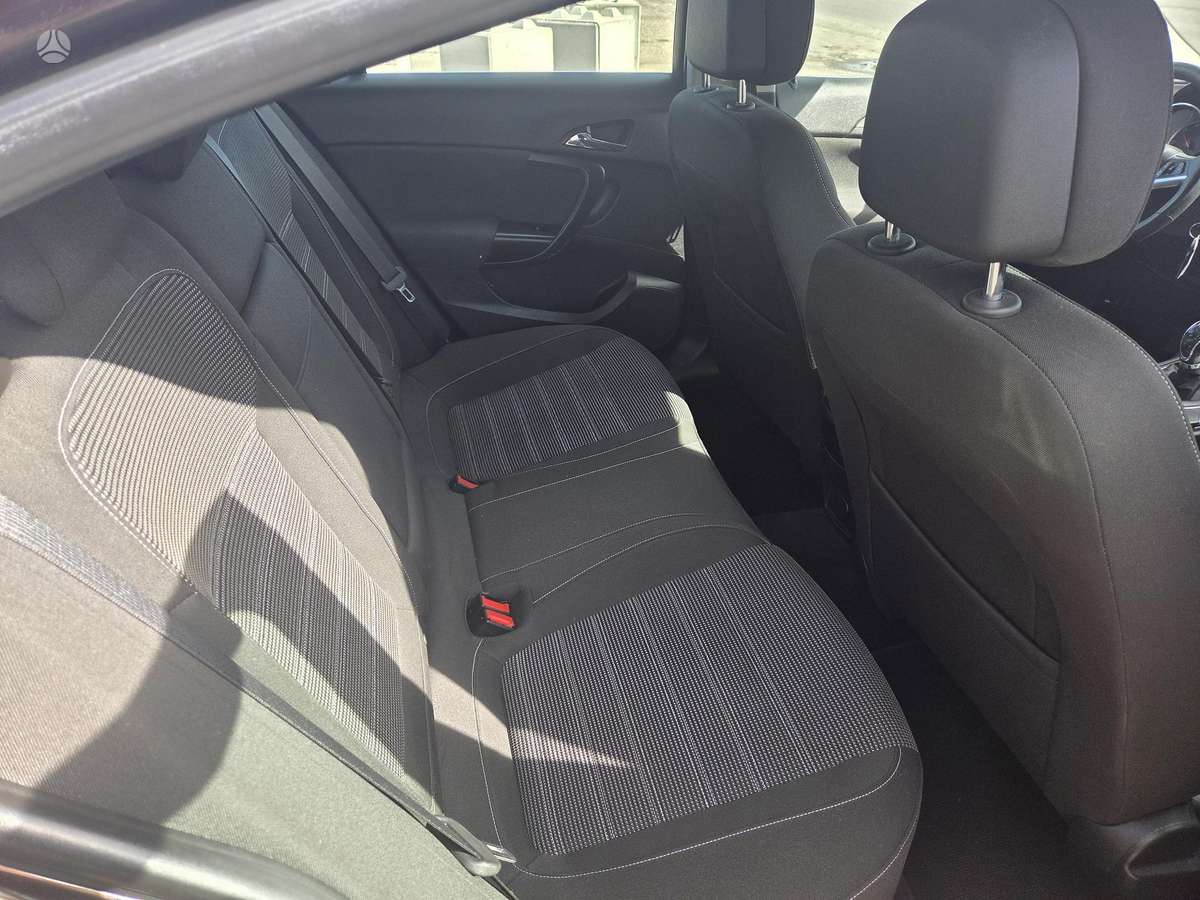 Opel Insignia, 2.0 l., Седан