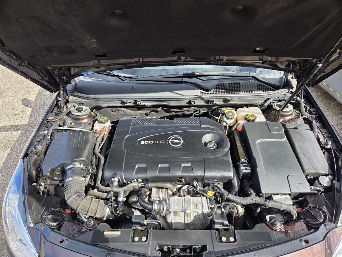 Opel Insignia, 2.0 l., Седан