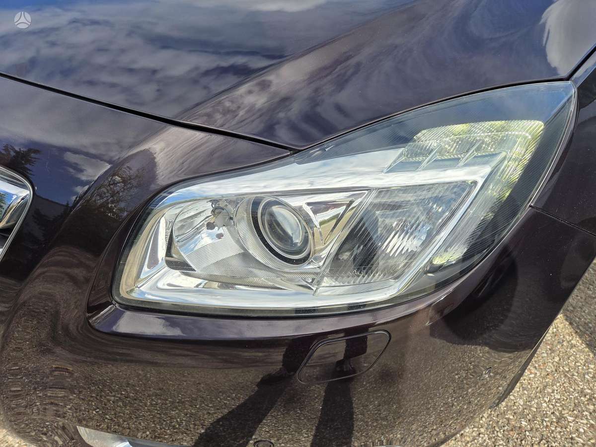 Opel Insignia, 2.0 l., Седан