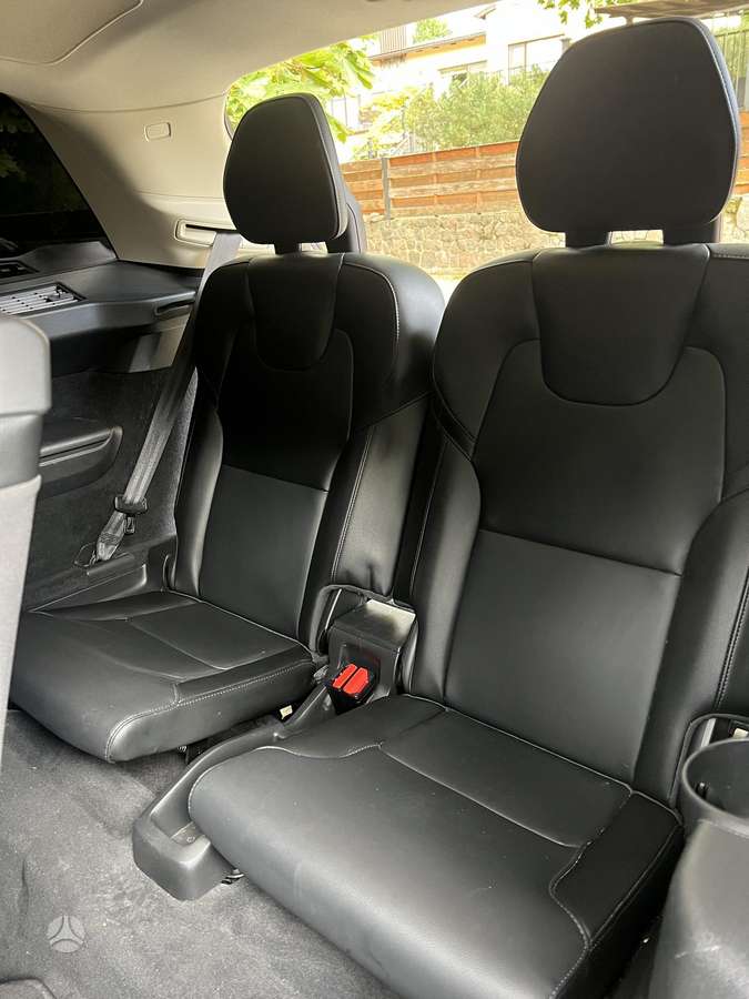 Volvo XC90 - 9