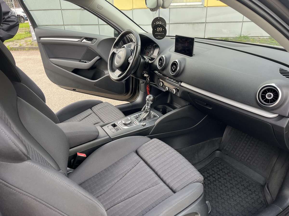 Audi A3, 1.6 l., hatchback