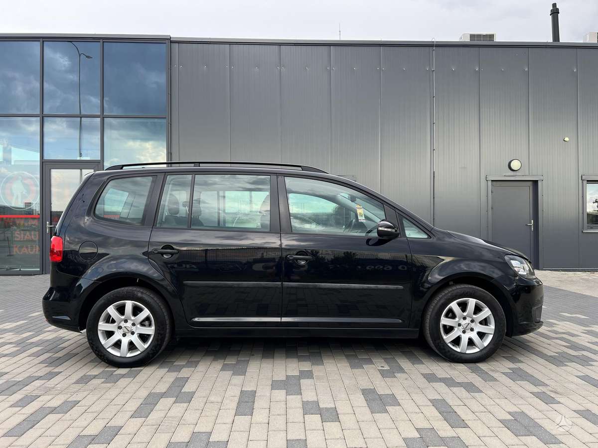 Volkswagen Touran - 4
