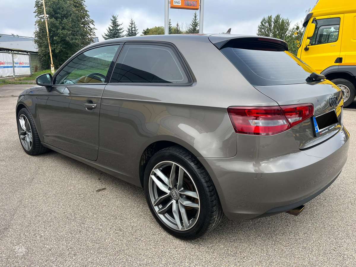 Audi A3, 1.6 l., hatchback