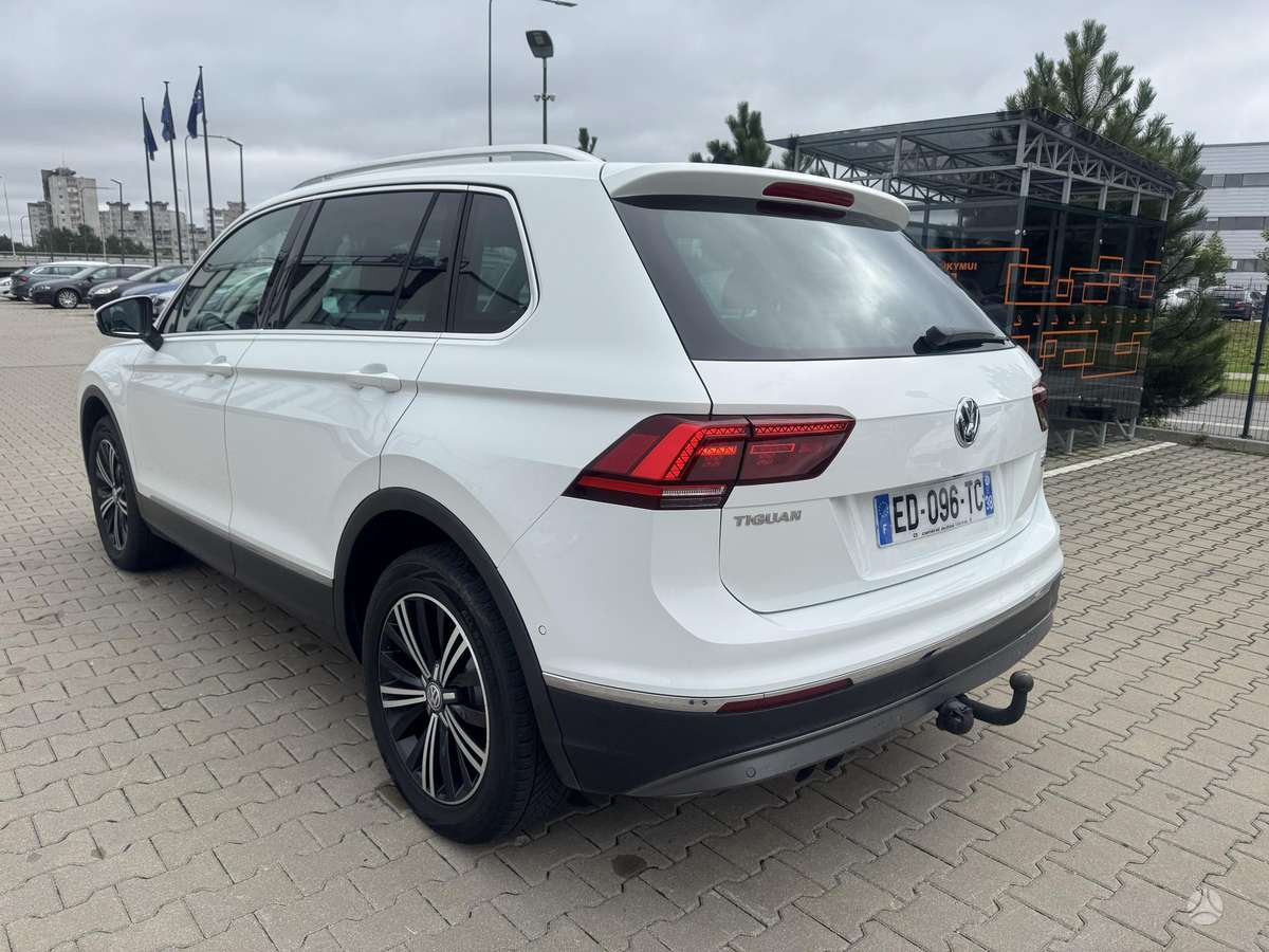 Volkswagen Tiguan - 2