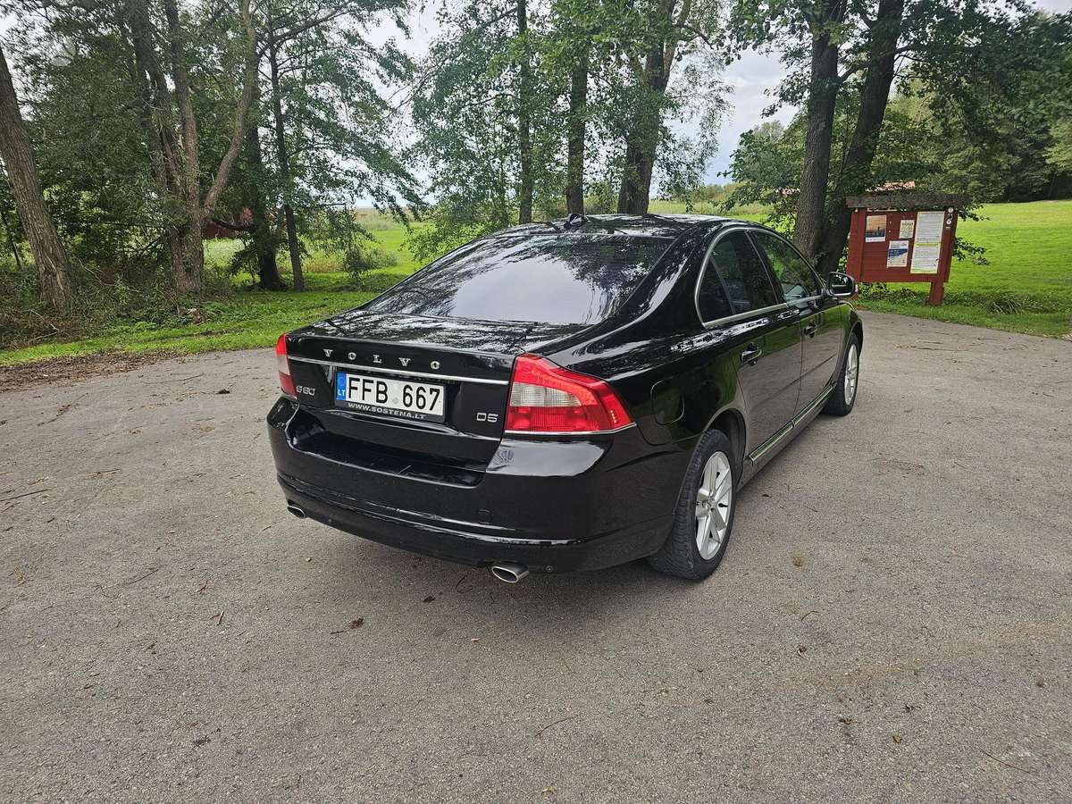 Volvo S80, 2.4 l., Седан