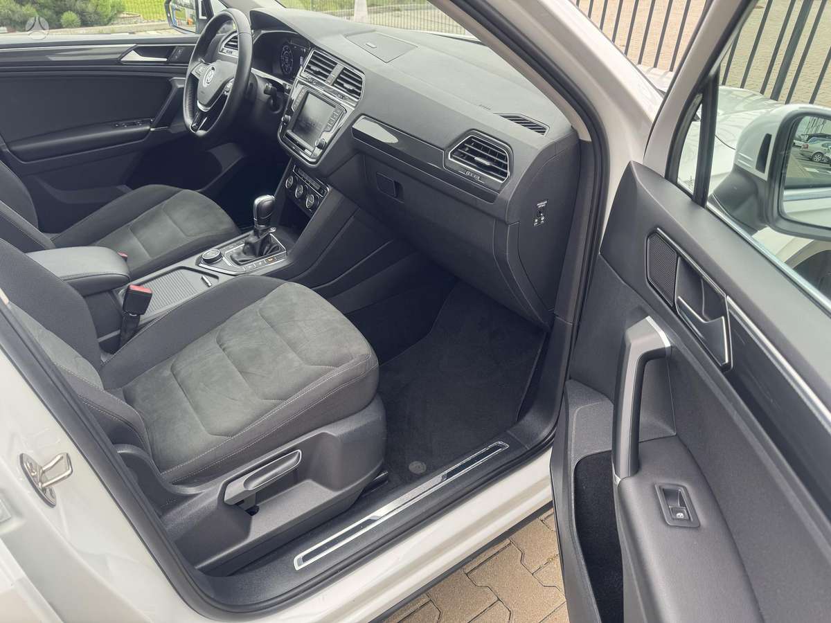 Volkswagen Tiguan - 10