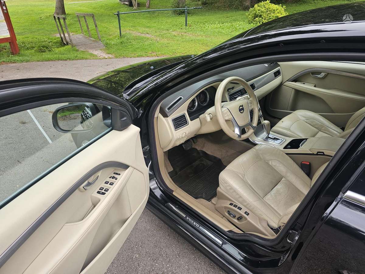 Volvo S80, 2.4 l., Седан