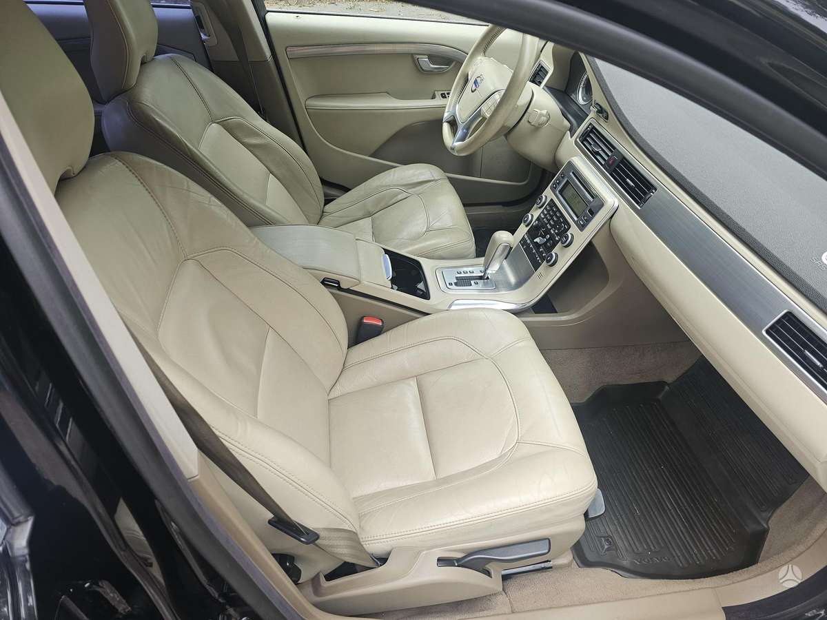 Volvo S80, 2.4 l., Седан