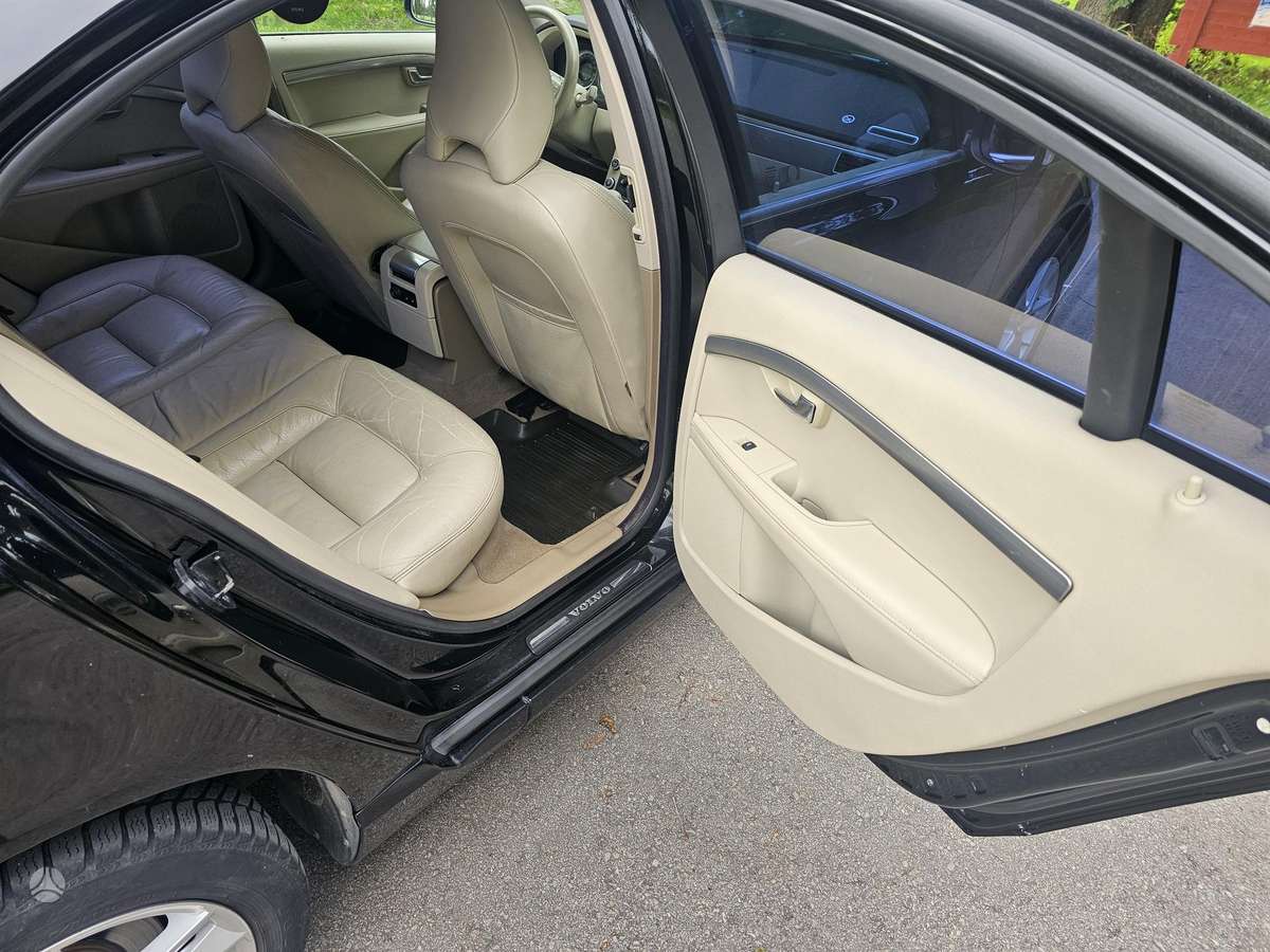 Volvo S80, 2.4 l., Седан