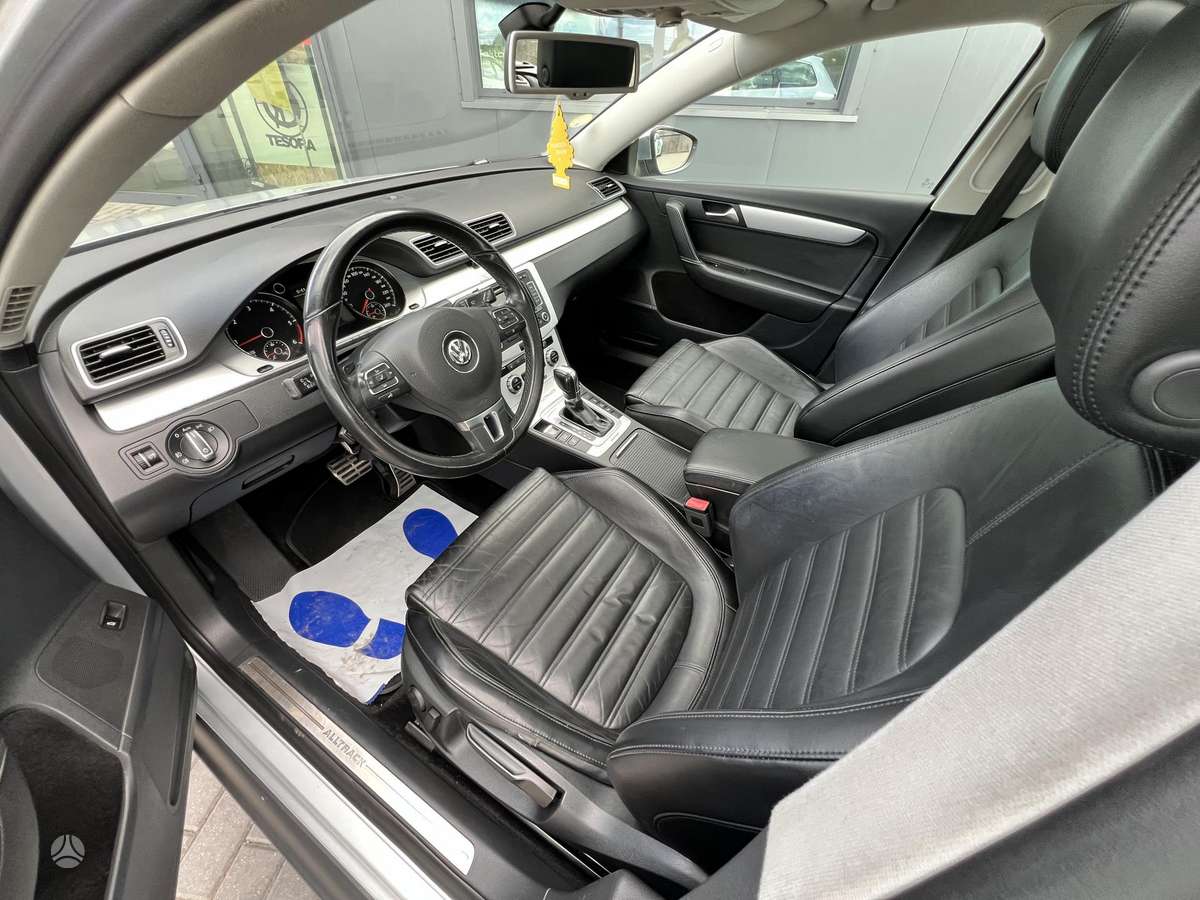 Volkswagen Passat Alltrack - 12