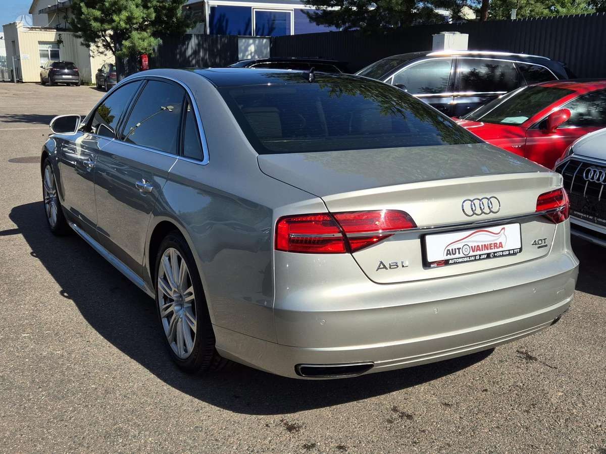 Audi A8, 4.0 l., Седан