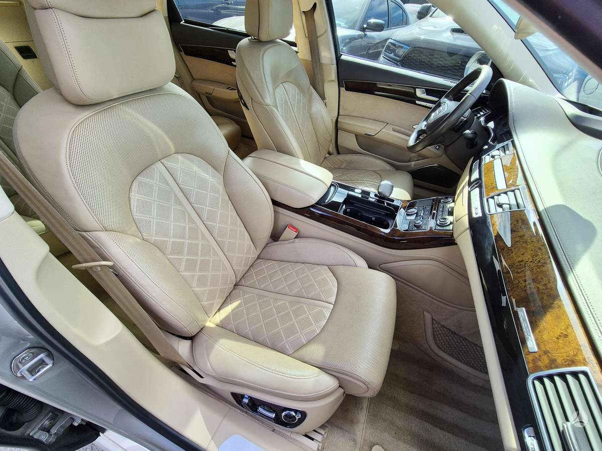 Audi A8, 4.0 l., saloon / sedan