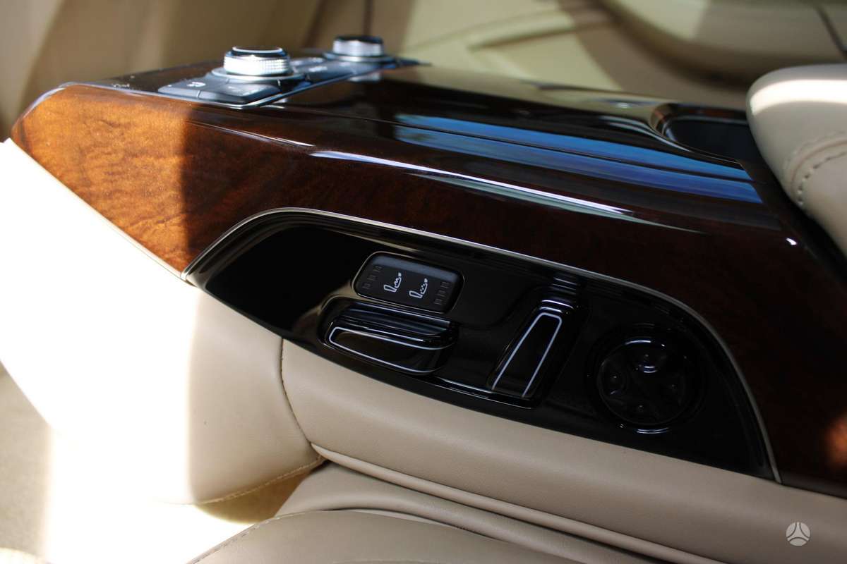 Audi A8, 4.0 l., Седан
