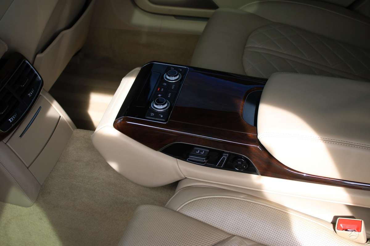 Audi A8, 4.0 l., Седан