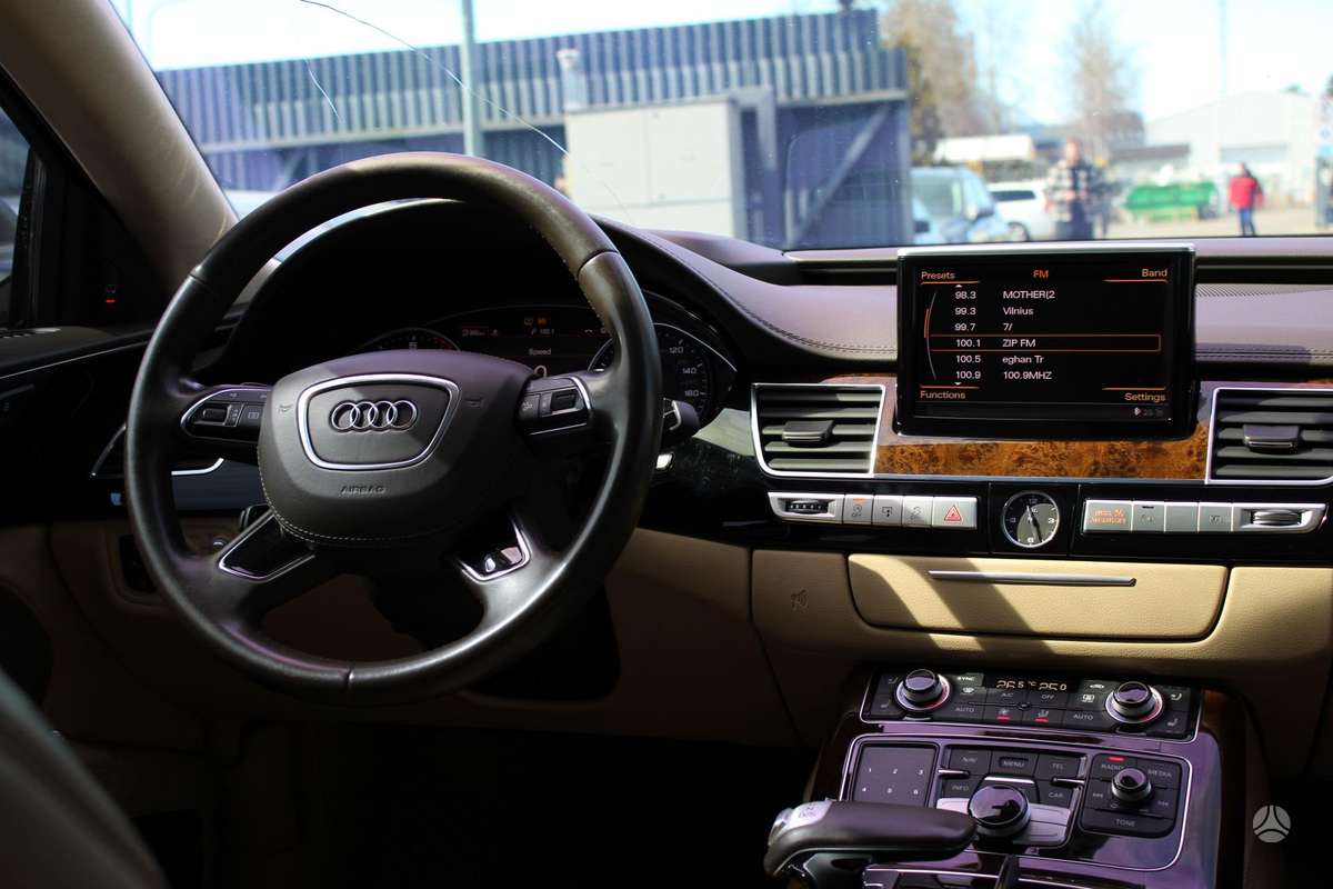 Audi A8, 4.0 l., saloon / sedan
