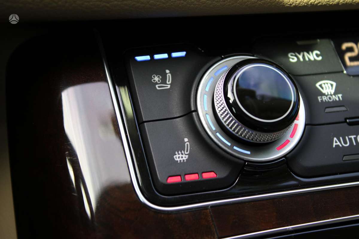 Audi A8, 4.0 l., saloon / sedan