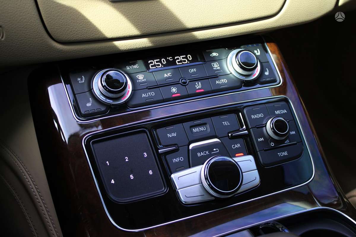 Audi A8, 4.0 l., Седан