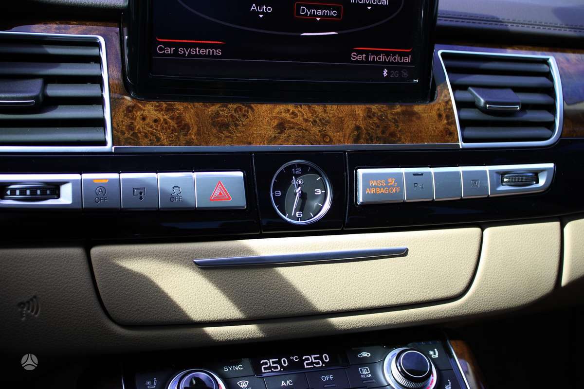 Audi A8, 4.0 l., Седан