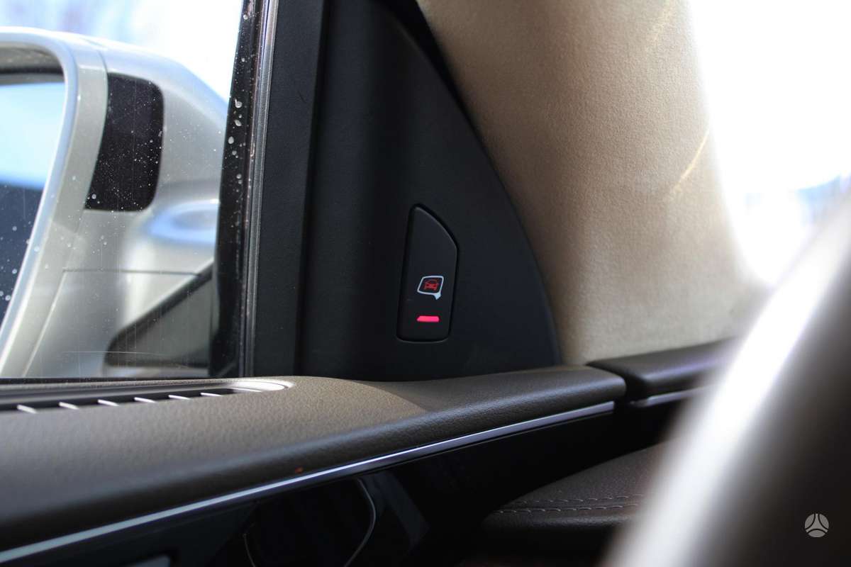 Audi A8, 4.0 l., Седан