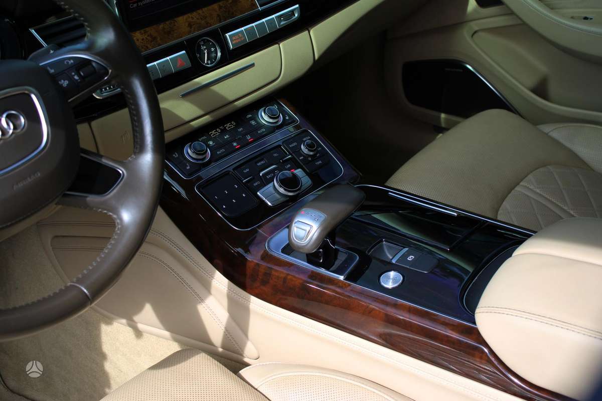 Audi A8, 4.0 l., Седан