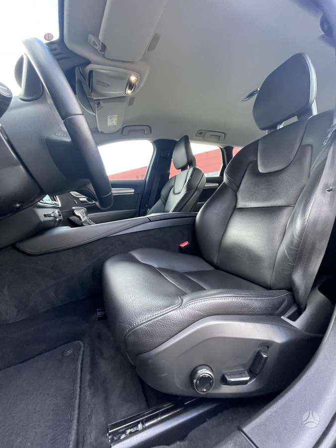 Volvo V90 - 8