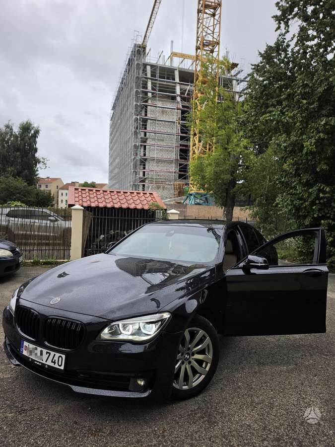 BMW 740, 3.0 l., Седан