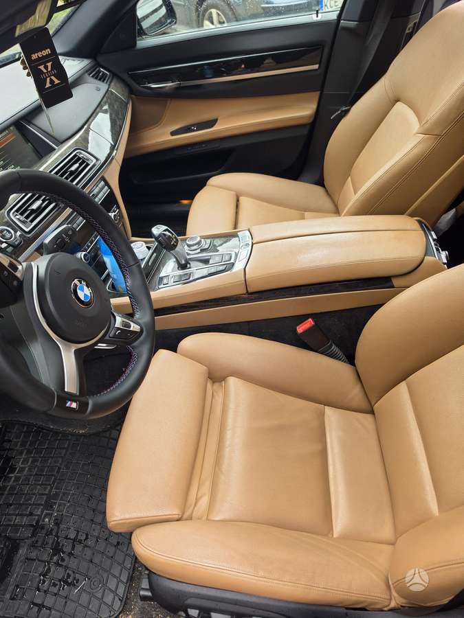 BMW 740, 3.0 l., Седан