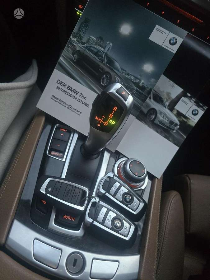 BMW 740, 3.0 l., Седан