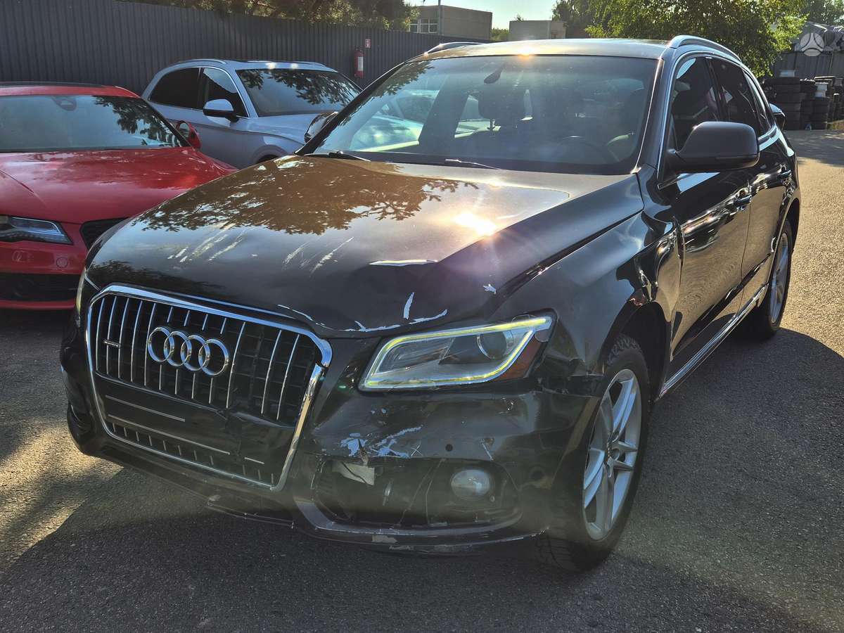 Audi Q5, 2.0 l., off-road / crossover
