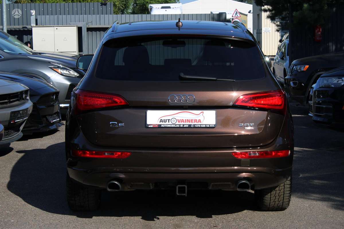 Audi Q5, 2.0 l., off-road / crossover