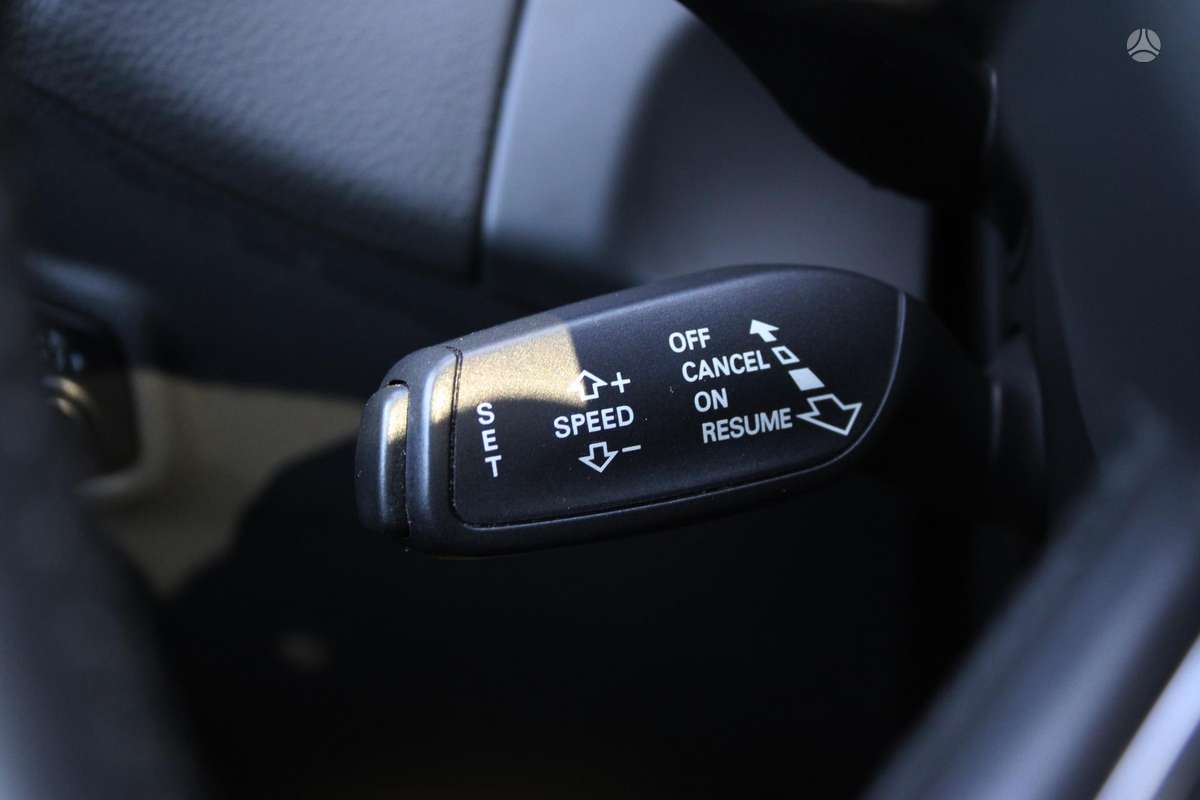 Audi Q5, 2.0 l., off-road / crossover