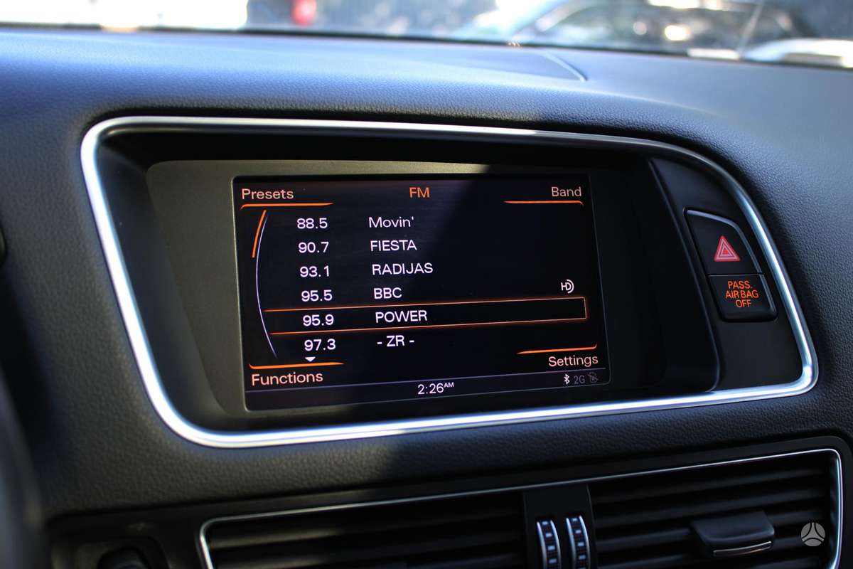 Audi Q5, 2.0 l., off-road / crossover