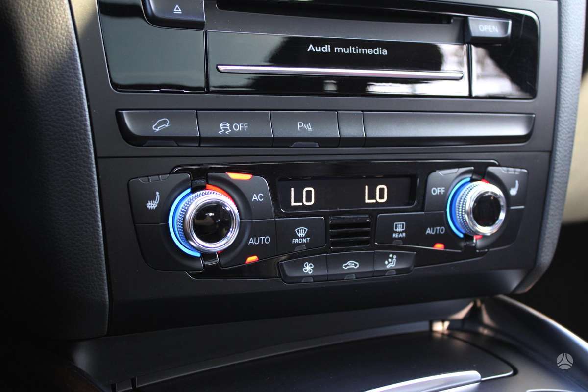 Audi Q5, 2.0 l., off-road / crossover