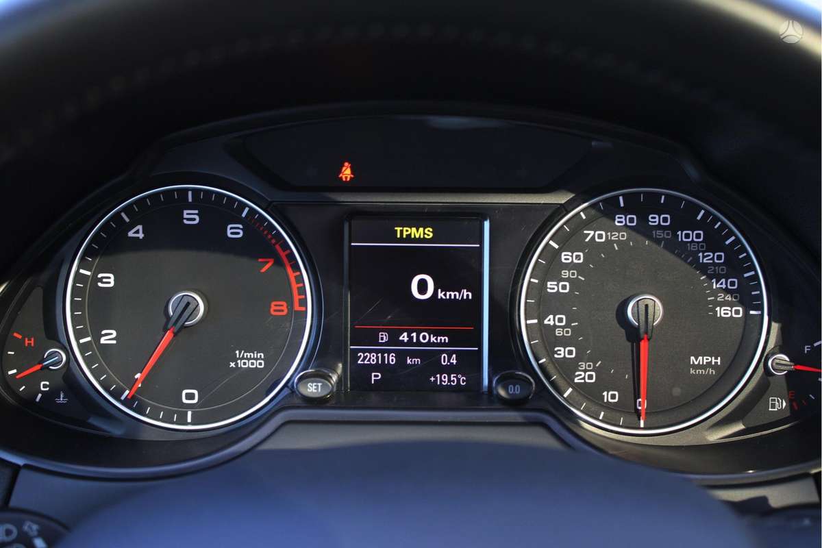 Audi Q5, 2.0 l., off-road / crossover