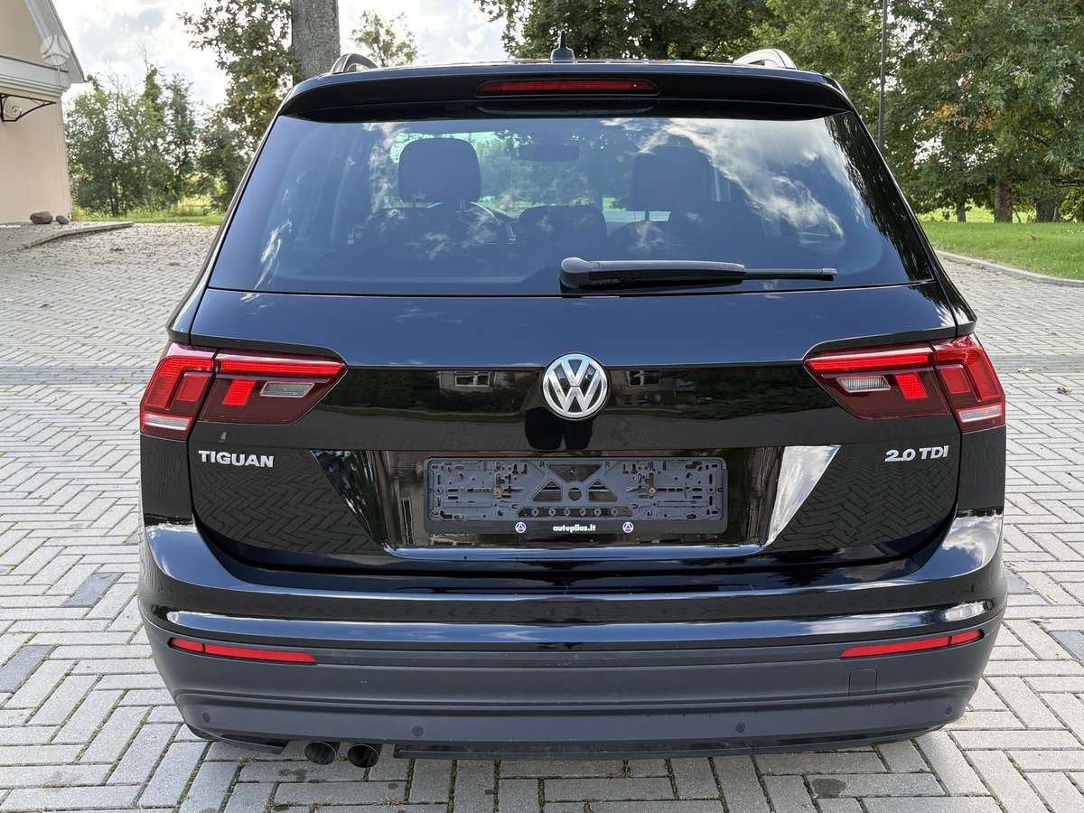 Volkswagen Tiguan - 12