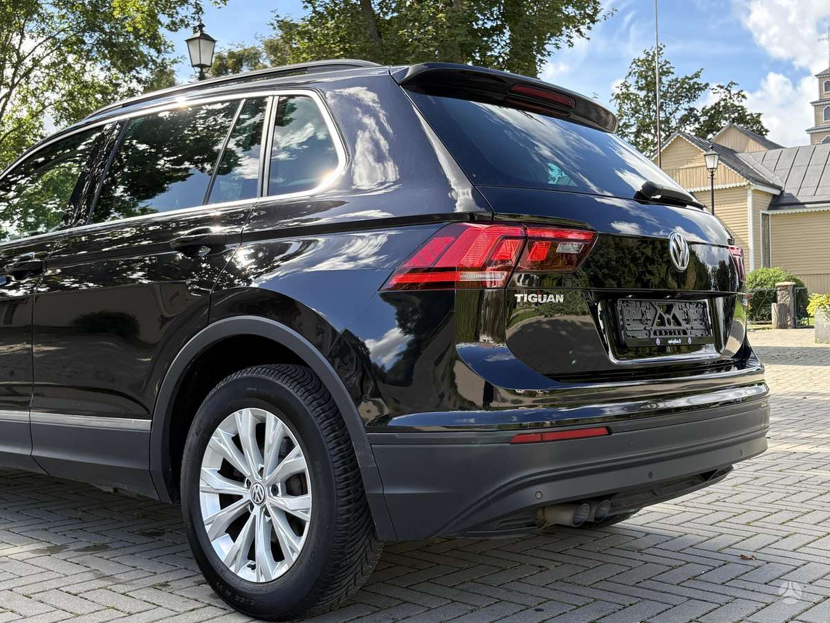Volkswagen Tiguan - 11