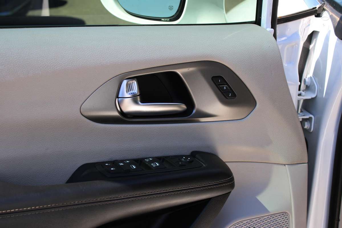 Chrysler Pacifica, 3.6 l., Минивэн