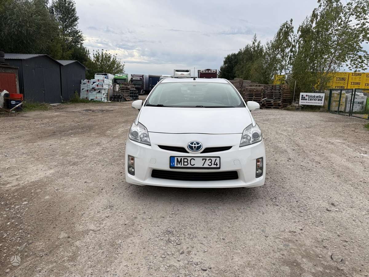 Toyota Prius - 2