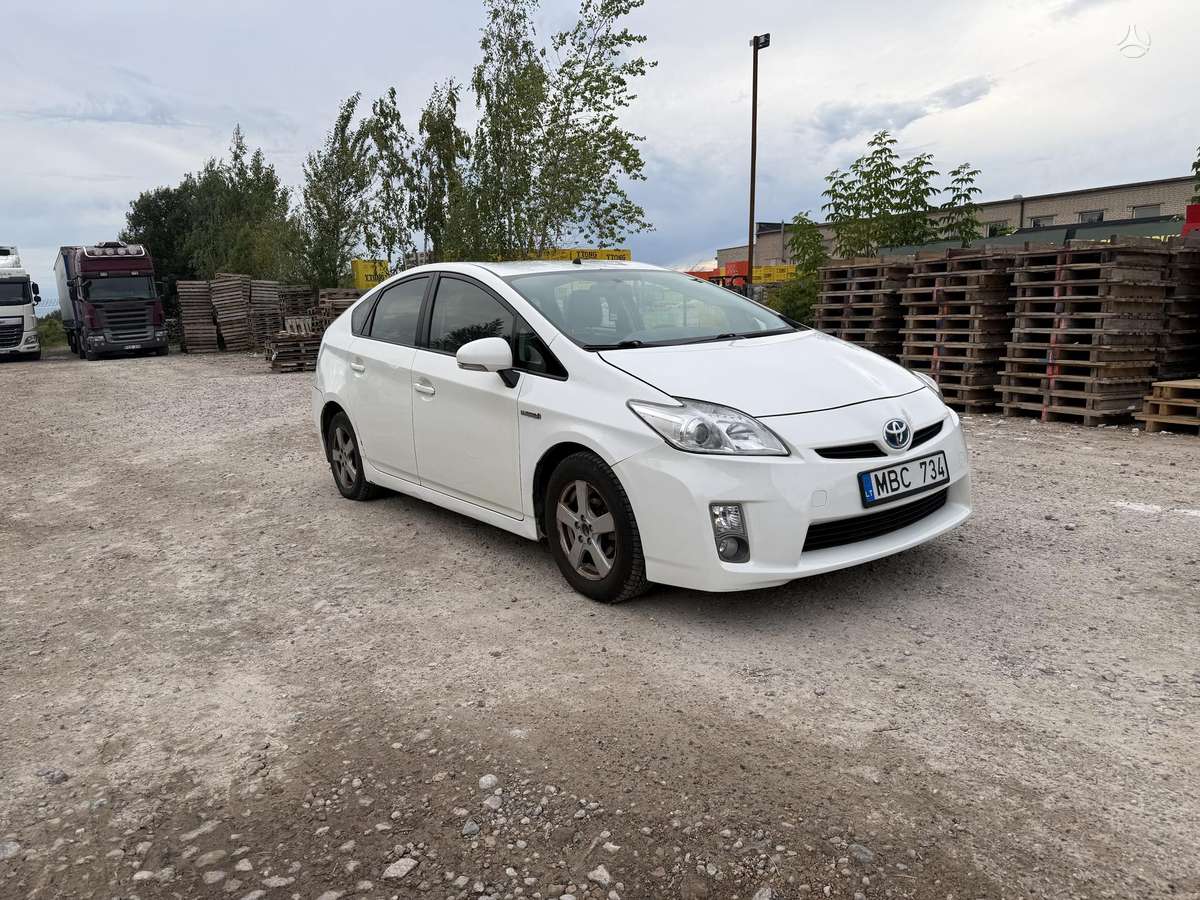 Toyota Prius - 3