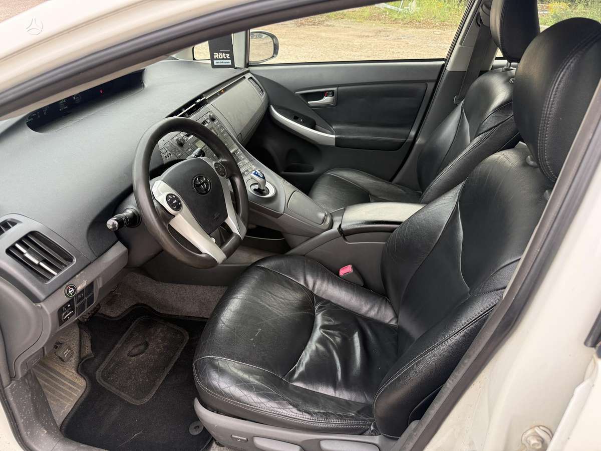 Toyota Prius - 9