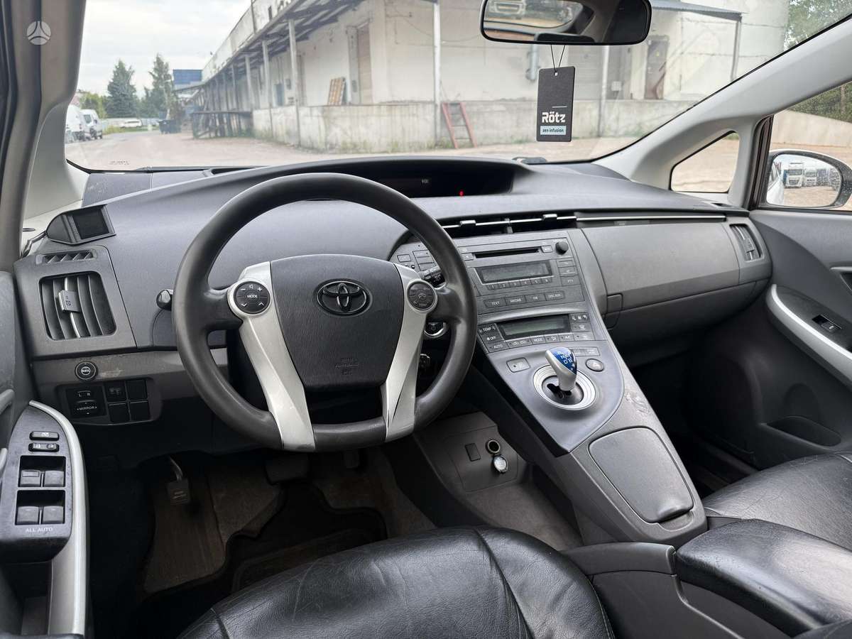 Toyota Prius - 10