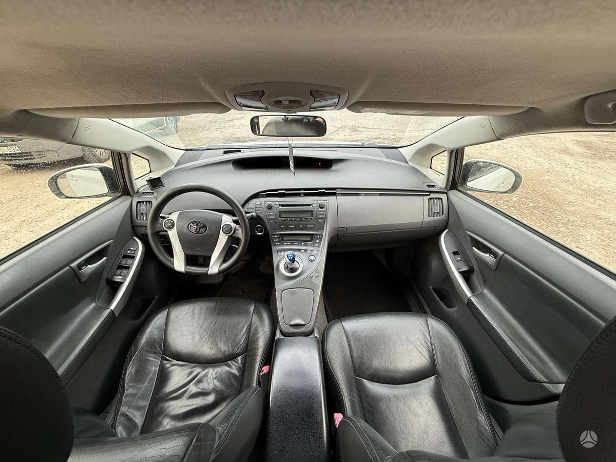 Toyota Prius - 11