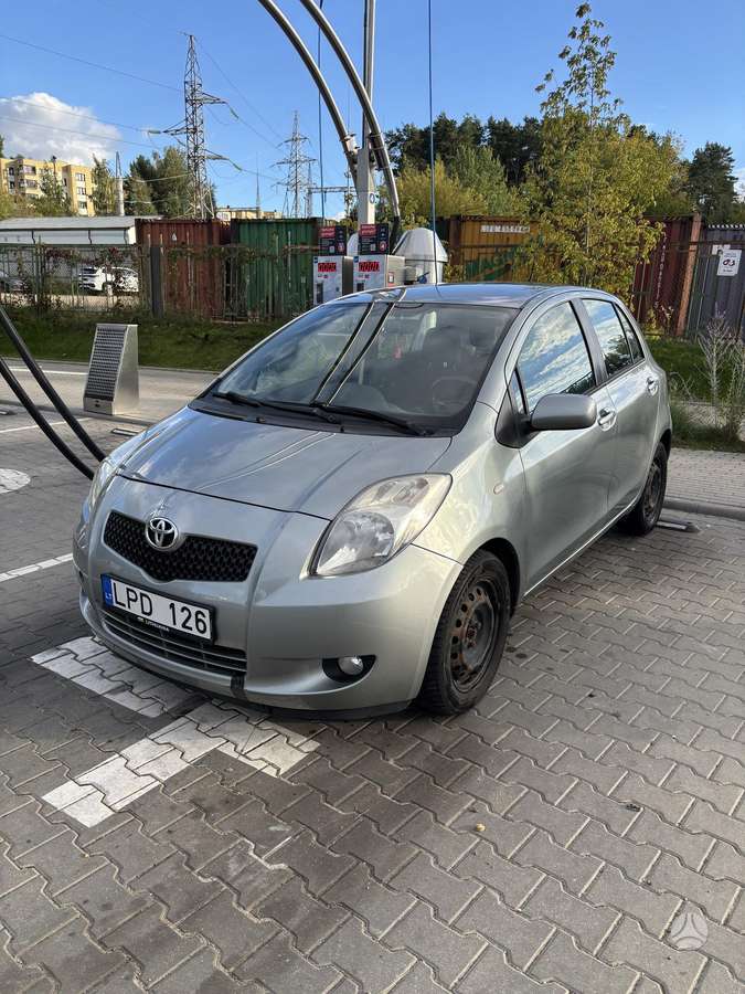 Toyota Yaris - 1