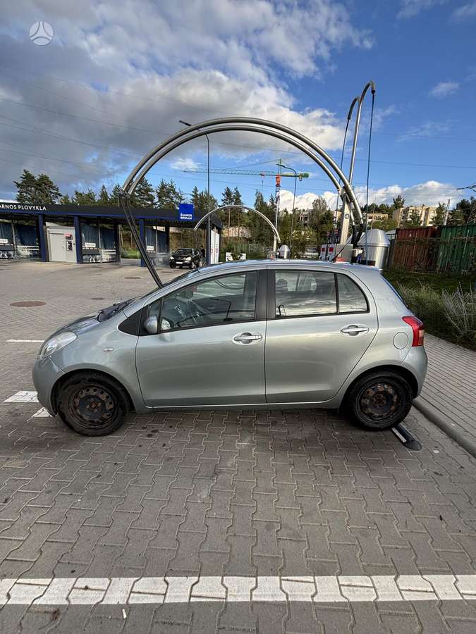 Toyota Yaris - 2