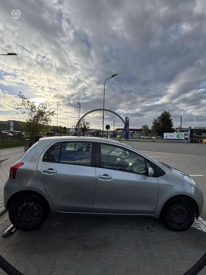 Toyota Yaris - 4